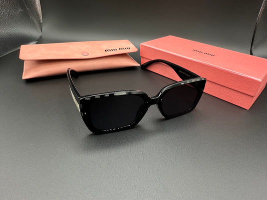 MIU MIU Noir Muse